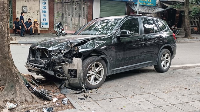 Chiếc xe gây tai nạn ...