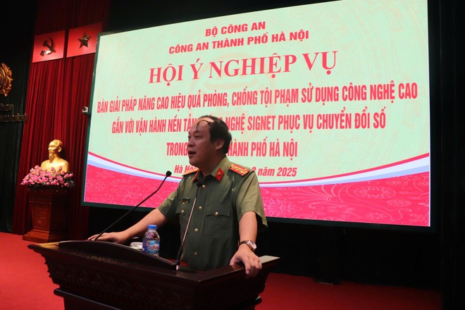 Đại diện lãnh đạo phòng nghiệp vụ - Cục An ninh mạng và phòng, chống tội phạm sử dụng công nghệ cao