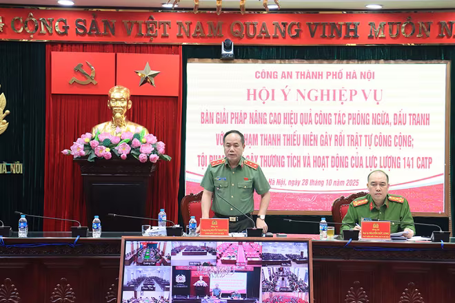 Trung tướng Nguyễn Thanh Tùng - Giám đốc CATP Hà Nội chỉ đạo tại hội nghị Trung tướng Nguyễn Thanh Tùng - Giám đốc CATP Hà Nội chỉ đạo tại hội nghị