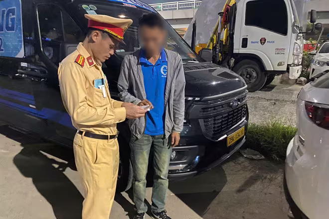 Lái xe được xác định dương tính với ma túy Lái xe được xác định dương tính với ma túy