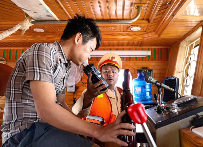 Tập trung kiểm tra nồng độ cồn Tập trung kiểm tra nồng độ cồn