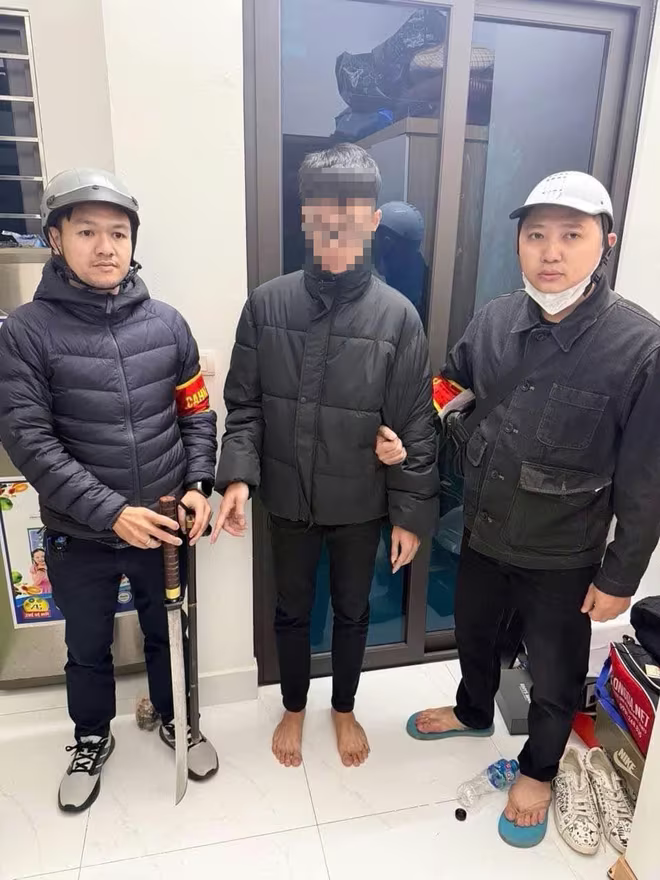 Thanh kiếm được các đối tượng giấu tại phòng trọ