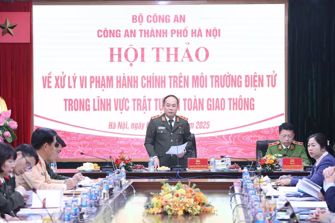 Trung tướng Nguyễn Thanh Tùng, Uỷ viên Ban Thường vụ Thành uỷ - Bí thư Đảng ủy, Giám đốc CATP Hà Nội phát biểu khai mạc Hội thảo