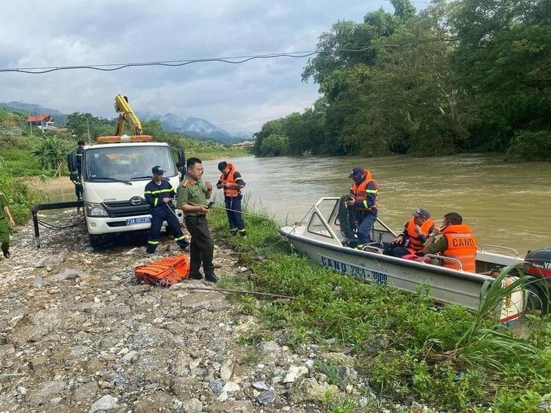 Bơi qua sông Lô để về nhà, thanh niên bị nước cuốn tử vong | Báo điện tử An  ninh Thủ đô