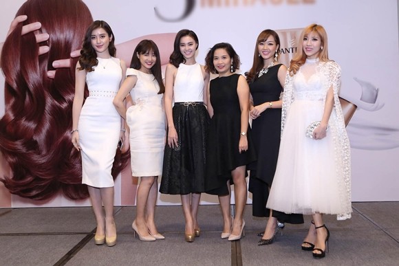 Lan Ngọc kiêu kỳ hội ngộ cùng "bạn gái Trường Giang" Nhã Phương ảnh 6 Lan Ngọc kiêu kỳ hội ngộ cùng "bạn gái Trường Giang" Nhã Phương ảnh 6
