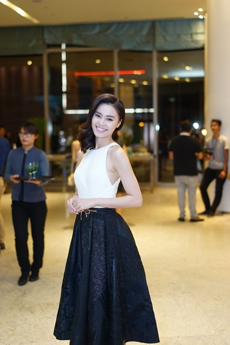 Lan Ngọc kiêu kỳ hội ngộ cùng "bạn gái Trường Giang" Nhã Phương ảnh 2 Lan Ngọc kiêu kỳ hội ngộ cùng "bạn gái Trường Giang" Nhã Phương ảnh 2