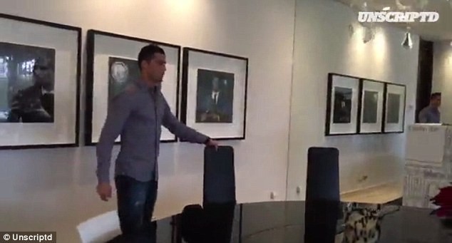 Khám phá bên trong lâu đài xa xỉ của Ronaldo ảnh 9 Khám phá bên trong lâu đài xa xỉ của Ronaldo ảnh 9