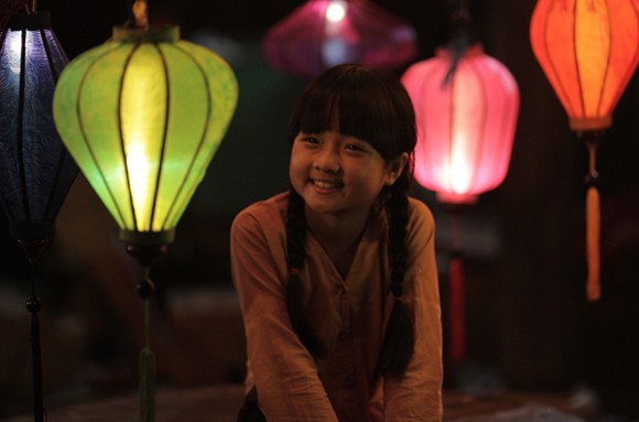 Sao nhí “Đoạt hồn” Thanh Mỹ hồn nhiên giữa đêm Hội An ảnh 2 Sao nhí “Đoạt hồn” Thanh Mỹ hồn nhiên giữa đêm Hội An ảnh 2