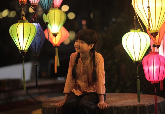 Sao nhí “Đoạt hồn” Thanh Mỹ hồn nhiên giữa đêm Hội An ảnh 3 Sao nhí “Đoạt hồn” Thanh Mỹ hồn nhiên giữa đêm Hội An ảnh 3