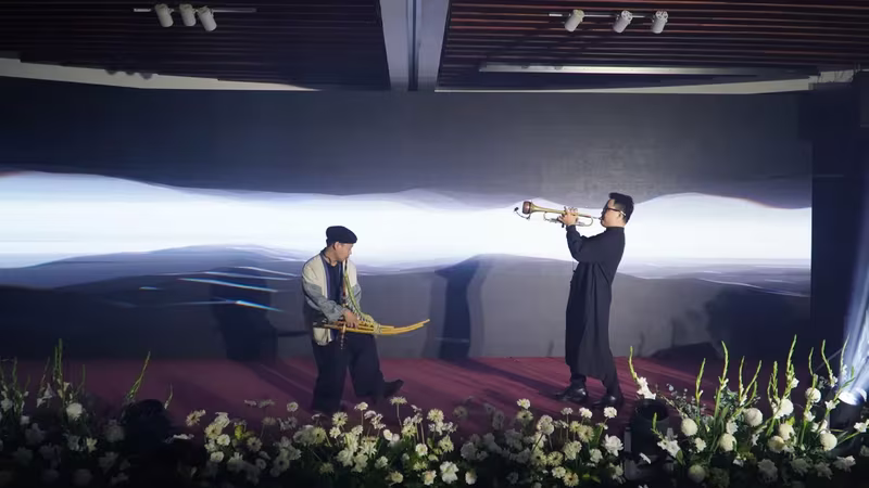 Tiết mục nghệ thuật tại hội nghị.