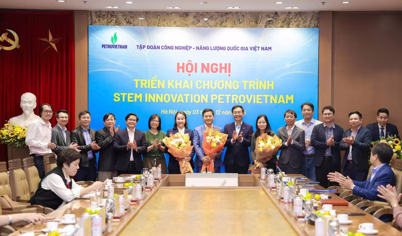 Ra mắt Ban Chủ nhiệm Câu lạc bộ STEM Innovation Petrovietnam.
