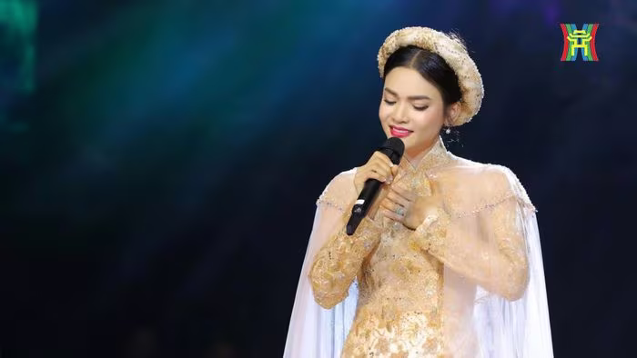 NSND Phạm Phương Thảo