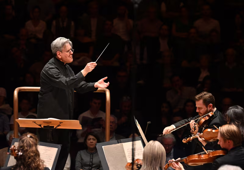 Sir Antonio Pappano - nhạc trưởng chỉ huy 2 buổi hòa nhạc