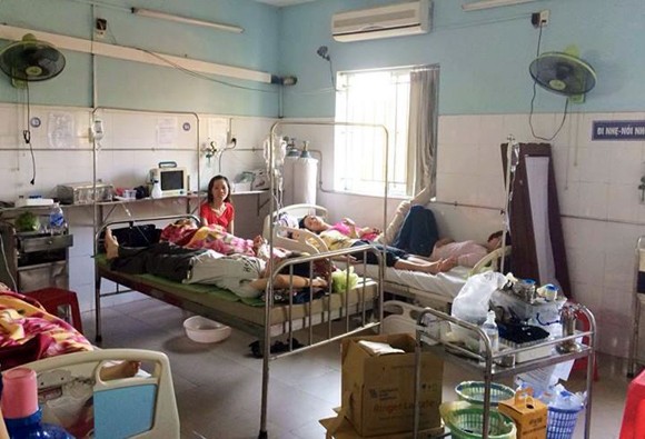 170 công nhân nhập viện cấp cứu sau khi ăn cơm hộp ảnh 1 170 công nhân nhập viện cấp cứu sau khi ăn cơm hộp ảnh 1