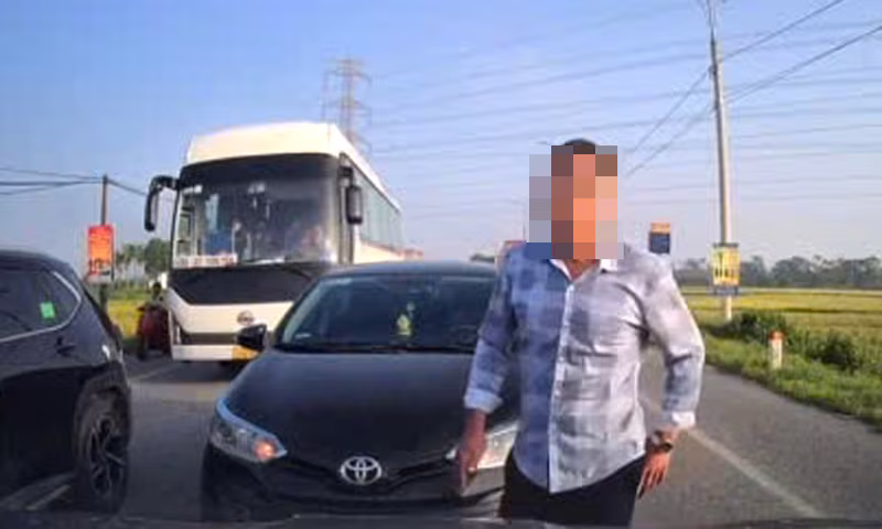 Xử phạt trường hợp lái xe lấn làn trên tuyến đường tỉnh 295