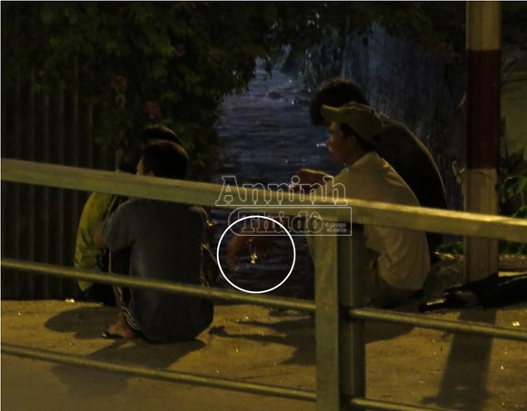 "Đột nhập" tụ điểm "chơi" ma tuý công khai ở cầu Tam Bạc ảnh 14 "Đột nhập" tụ điểm "chơi" ma tuý công khai ở cầu Tam Bạc ảnh 14