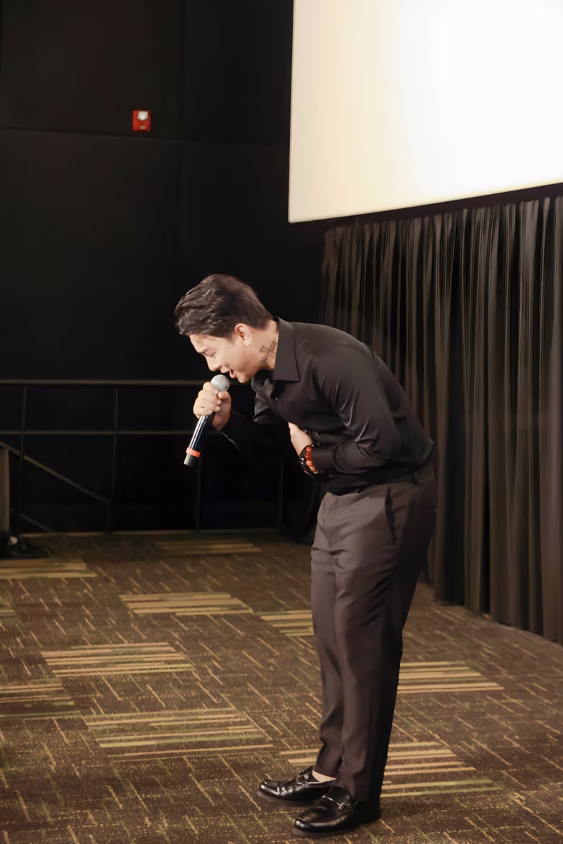 Hoài Lâm xuất hiện thể hiện ca khúc &quot;Má thương con hoài&quot;