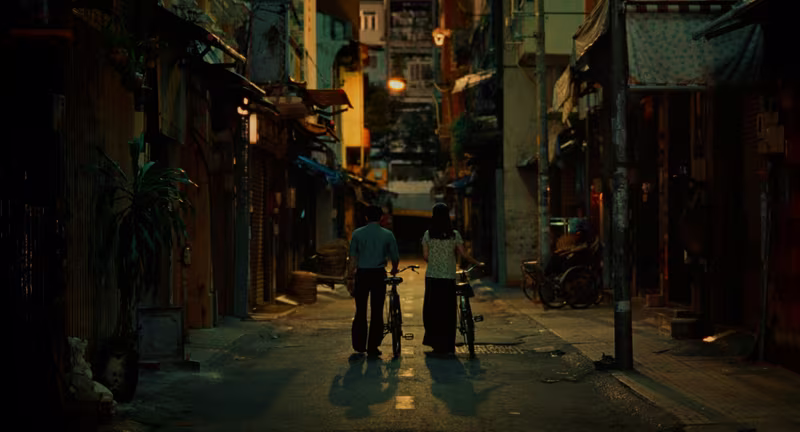 &quot;Quán Kỳ Nam&quot; lấy bối cảnh chính tại một khu cư xá cũ, đưa khán giả quay về với Sài Gòn thập niên 1980