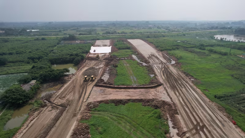 Thi công đường song hành thuộc Dự án Vành đai 4- Vùng Thủ đô