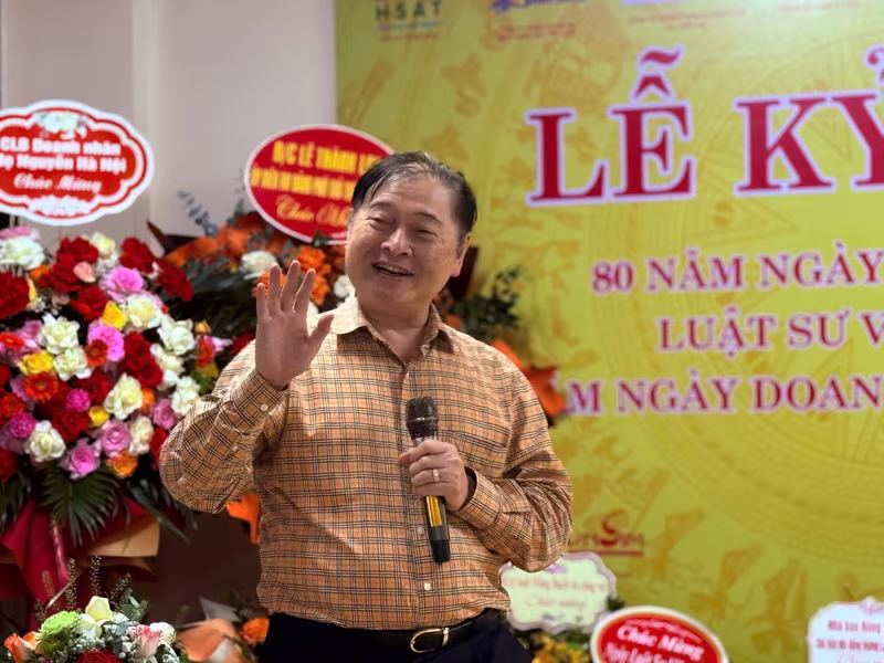 Tiến sĩ Khoa học Phan Xuân Dũng – nguyên Ủy viên Trung ương Đảng, Chủ tịch Liên hiệp các Hội Khoa học và Kỹ thuật Việt Nam phát biểu tại buổi lễ Tiến sĩ Khoa học Phan Xuân Dũng – nguyên Ủy viên Trung ương Đảng, Chủ tịch Liên hiệp các Hội Khoa học và Kỹ thuật Việt Nam phát biểu tại buổi lễ