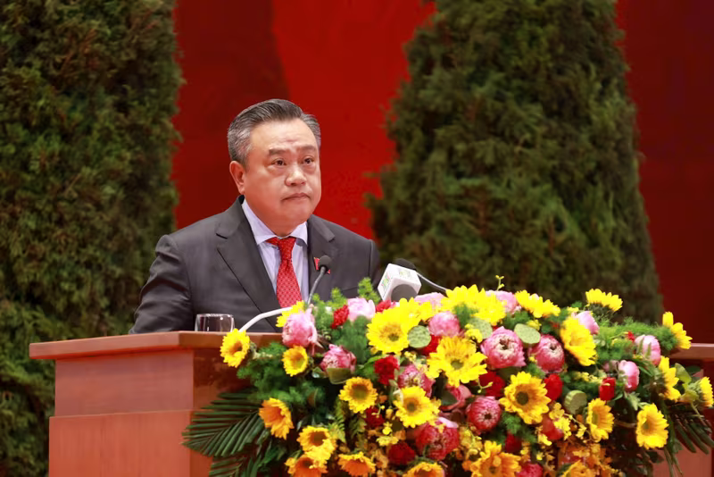 Phó Bí thư Thành ủy, Chủ tịch UBND TP Hà Nội Trần Sỹ Thanh trình bày dự thảo chương trình hành động thực hiện Nghị quyết đại hội Phó Bí thư Thành ủy, Chủ tịch UBND TP Hà Nội Trần Sỹ Thanh trình bày dự thảo chương trình hành động thực hiện Nghị quyết đại hội