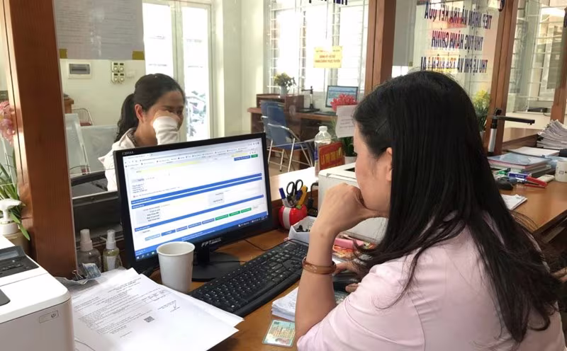 Bộ Nội vụ đề nghị địa phương căn cứ Nghị định 170/CP để xem xét, tuyển dụng công chức