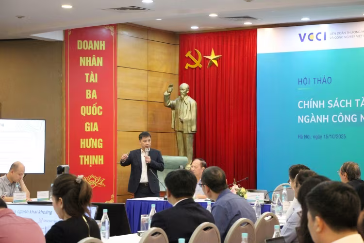 Ông Đậu Anh Tuấn – Phó Tổng Thư ký, Trưởng Ban Pháp chế VCCI phát biểu khai mạc hội thảo Ông Đậu Anh Tuấn – Phó Tổng Thư ký, Trưởng Ban Pháp chế VCCI phát biểu khai mạc hội thảo