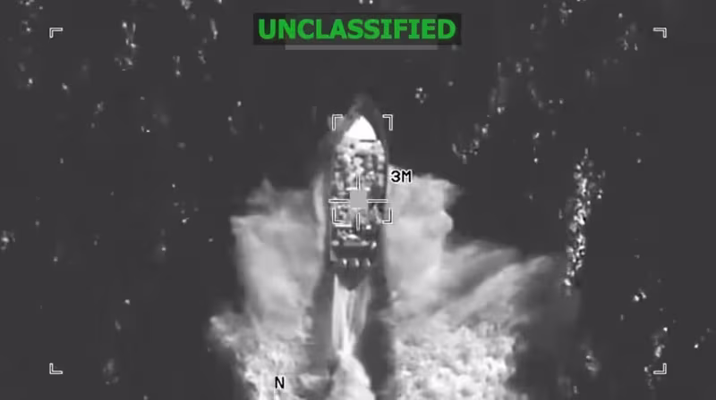 Con tàu nghi chở ma túy ở Đông Thái Bình Dương Con tàu nghi chở ma túy ở Đông Thái Bình Dương